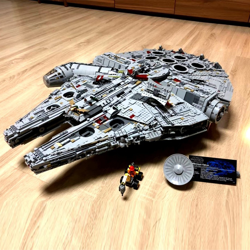 Moc Docking Bay 327 For 05132 8000+PCS UCS Falcon Ultimate  Model Building Block