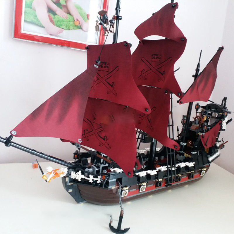 The Queen Annes Revenge Ship 16009 Bricks Set Pirates Model of the Caribbeaned Boat Building Blocks 4195
