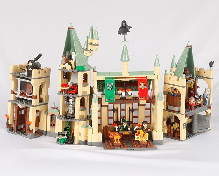 16030 Creative Toys Movies The Castle Building Block 4842