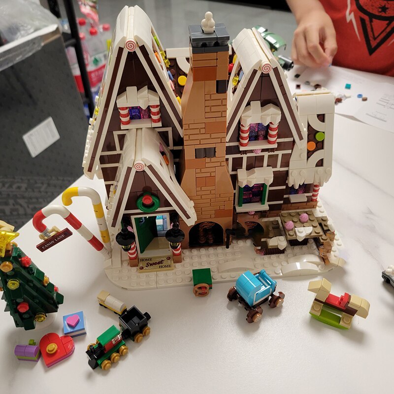 In Stock Compatible With Girl Friends Gingerbreaded House Bricks Set With Figure&amp; Building Blocks Toys For Kids Christmas Gift