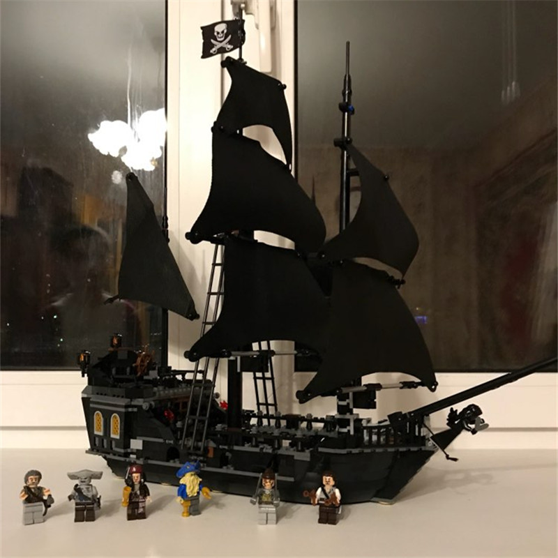 804pcs The Black Pearl City Assemble Building Blocks 16006 4184