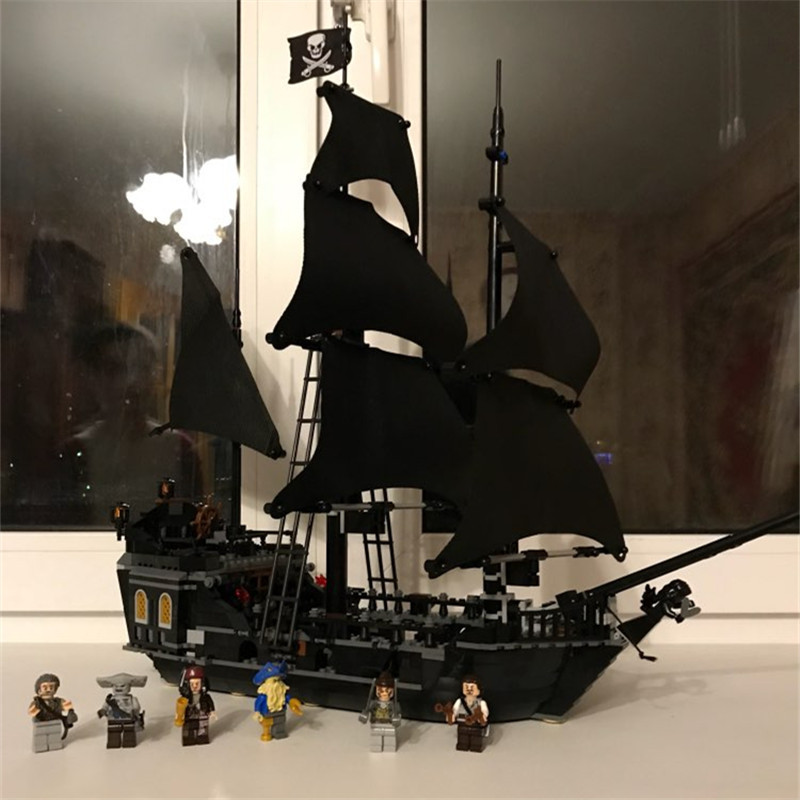 804pcs The Black Pearl City Assemble Building Blocks 16006 4184