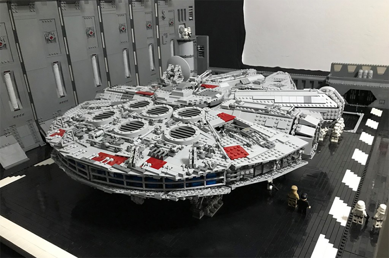 Moc Docking Bay 327 For 05132 8000+PCS UCS Falcon Ultimate  Model Building Block