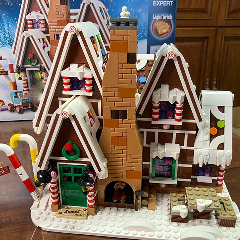 In Stock Compatible With Girl Friends Gingerbreaded House Bricks Set With Figure&amp; Building Blocks Toys For Kids Christmas Gift