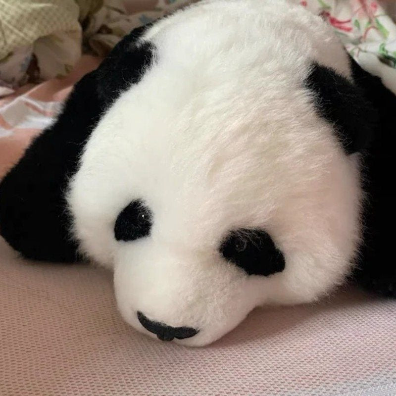 Panda,very realistic, 99% similar to the real panda.Simulation toys, panda toys