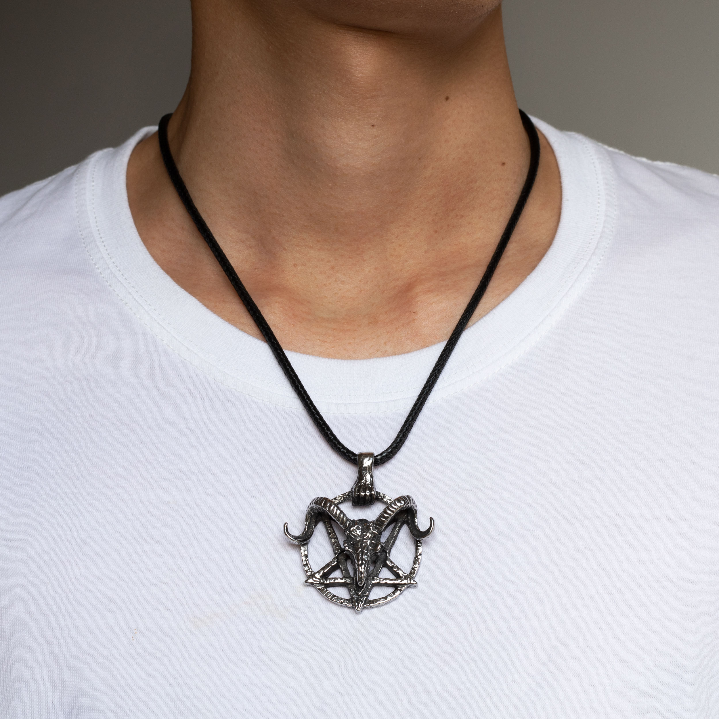 Nordic Inverted Pentagram Bighorn Goat Pendant Necklace Set Sulludd