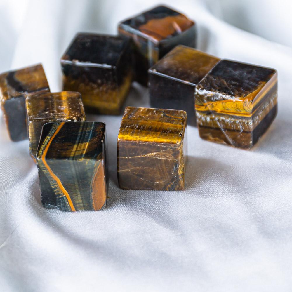 Tiger eye cube
