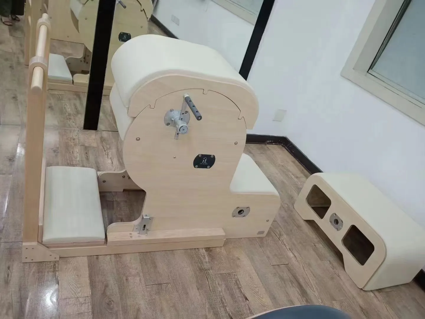 IT Model Shaped Ladder Bucket Set