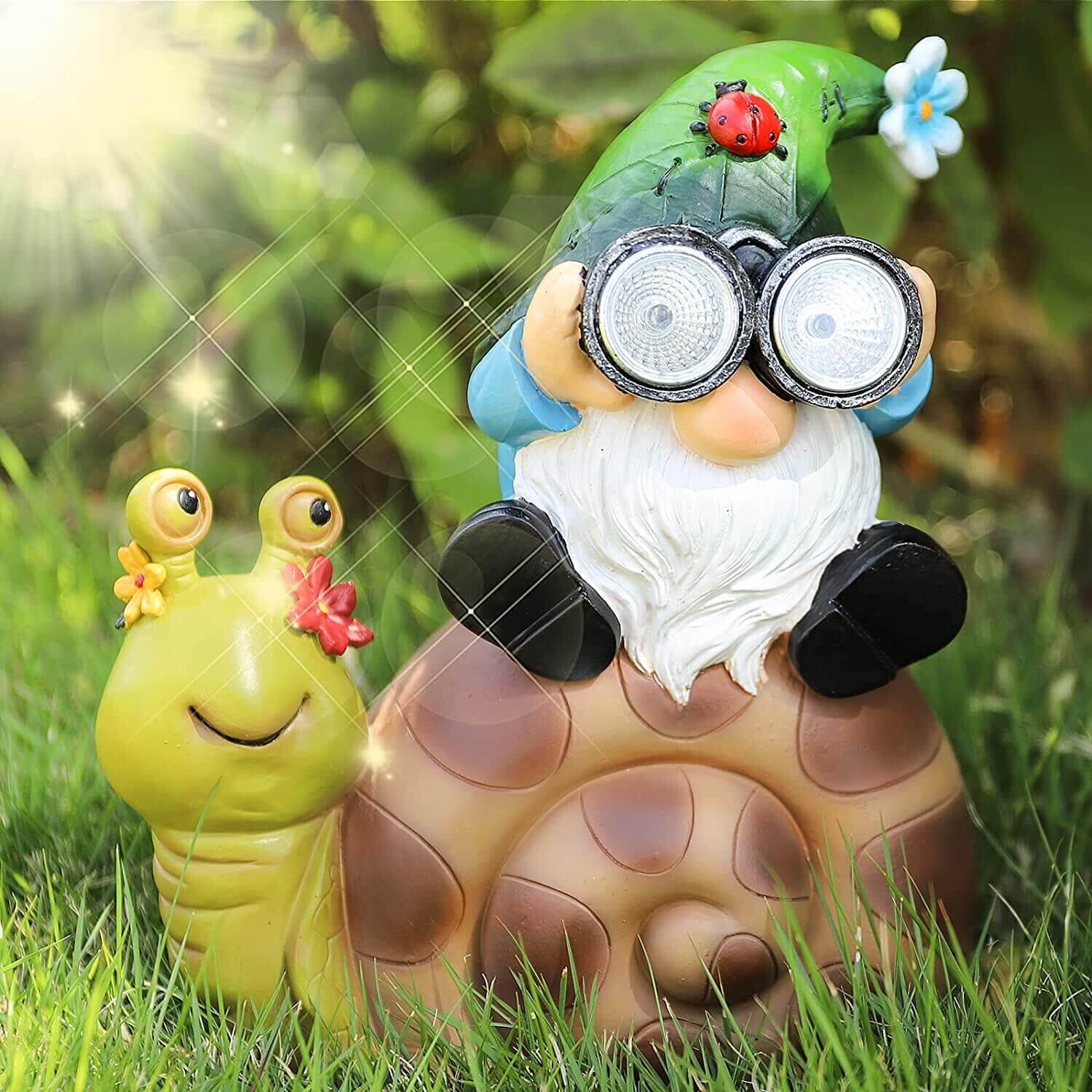 Beauare Resin Garden Gnome Snail Statue Decor with Solar LED Lights