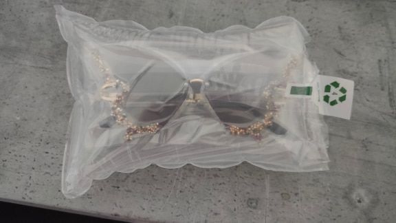 I A. review of 2023 Trend Luxury Diamond Butterfly Sunglasses