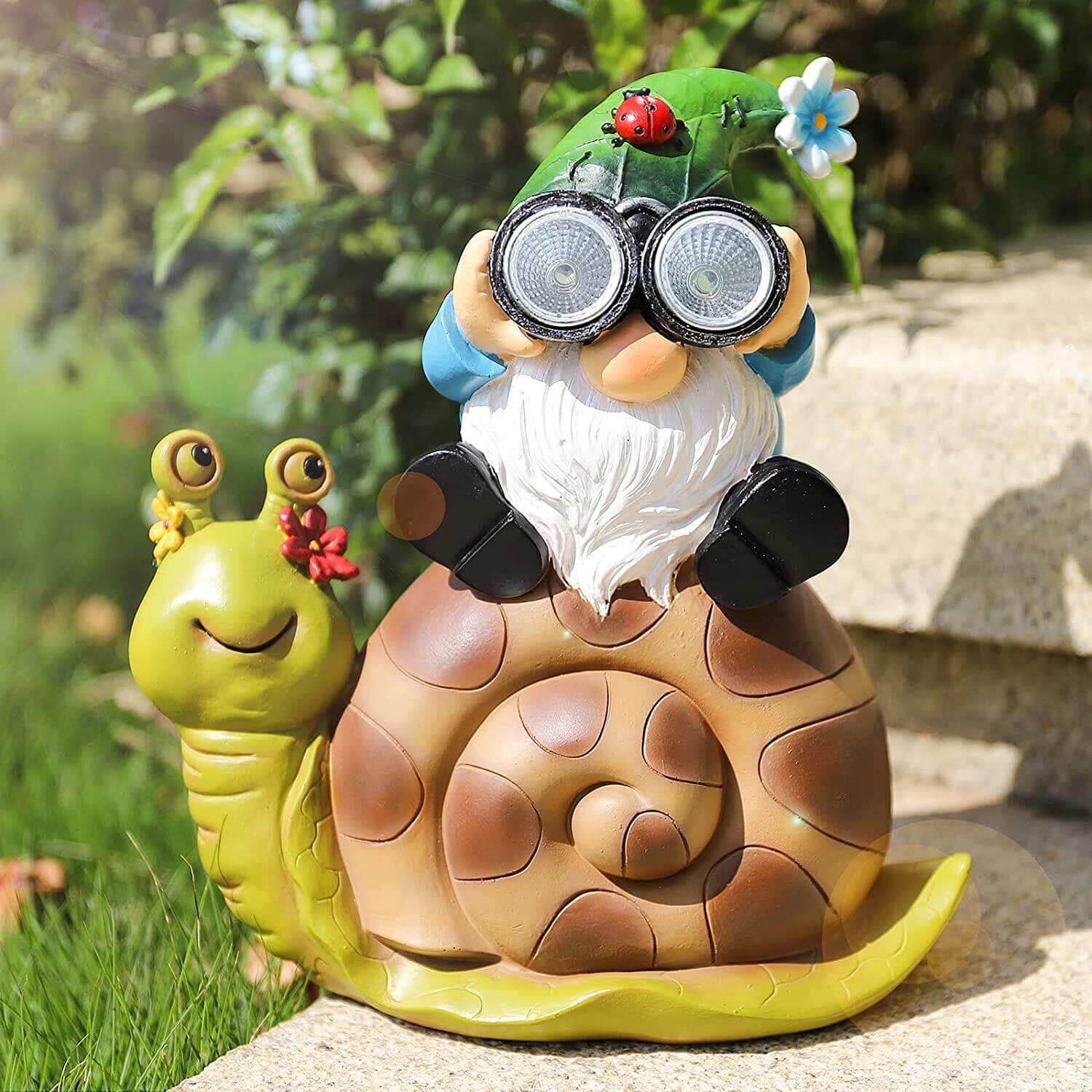Beauare Resin Garden Gnome Snail Statue Decor with Solar LED Lights