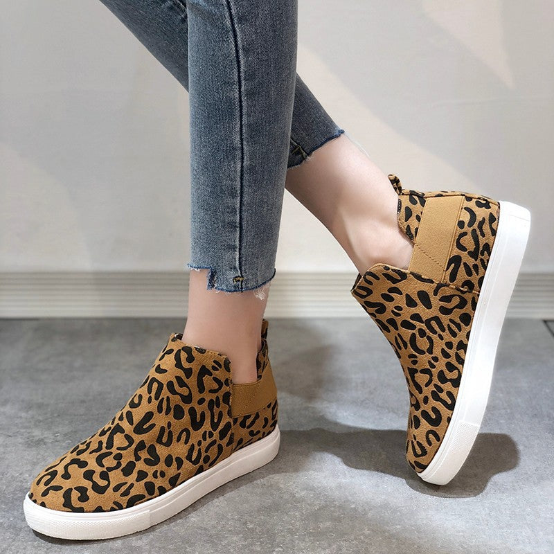 Women's Thick Soled Flat Round Toe Sneakers