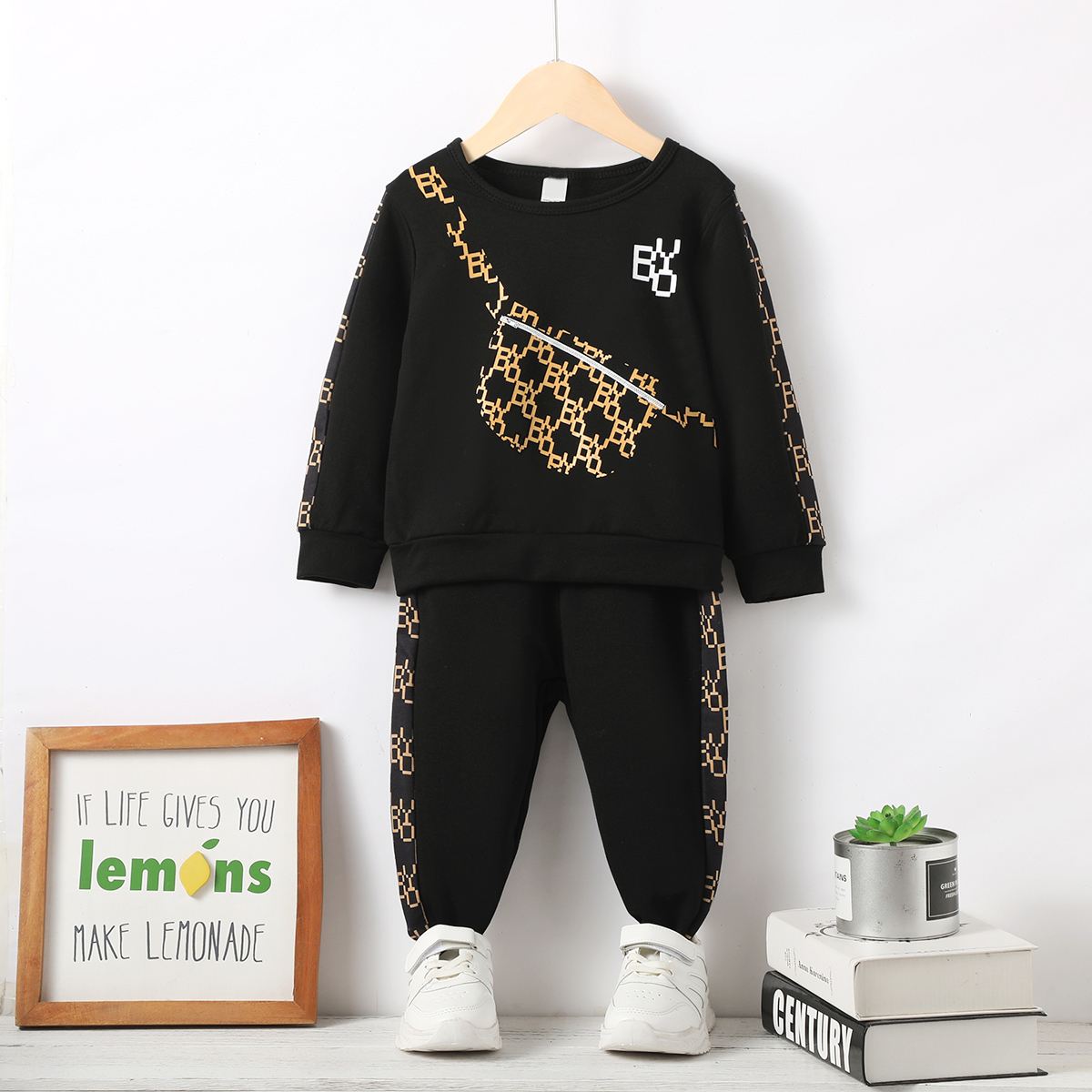 Riolio 2-piece Toddler Boy Letter Pattern Crossbody SHOULDER BAG Patchwork Long Sleeve T-shirt & Mat