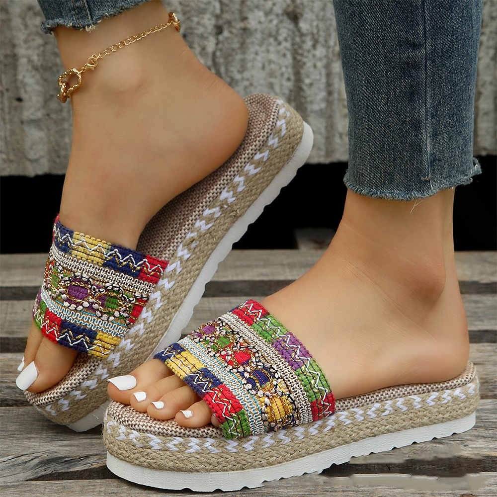 Figcoco Summer Slippers for women in retro ethnic style with thick soles
