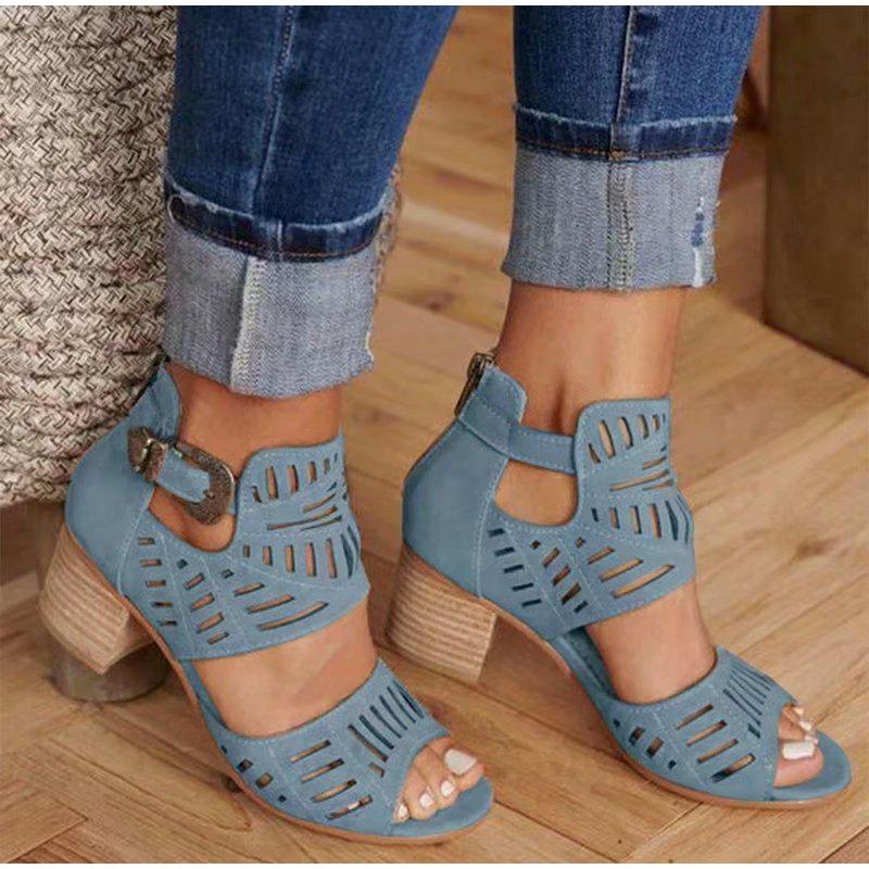 Sandały na wysokim obcasie z wycięciem