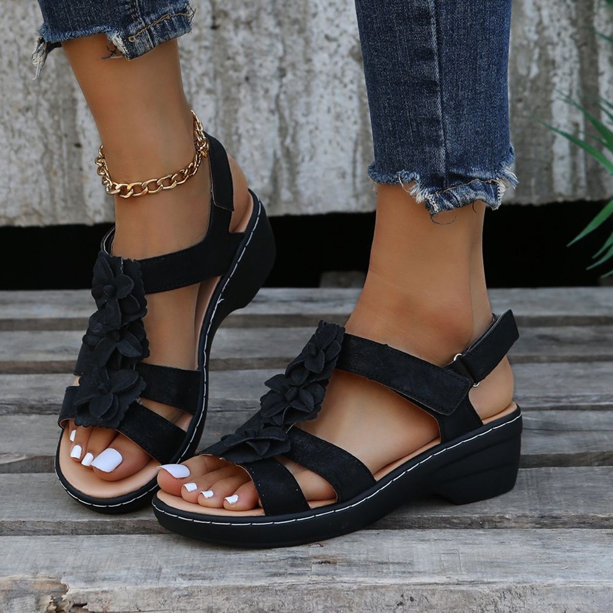 Lodowylabedz Nowe sandały na koturnie w kwiaty