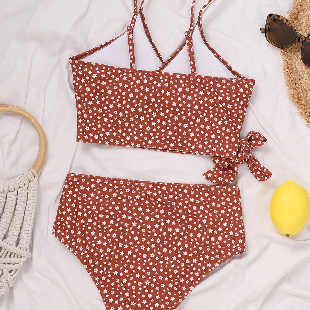 Dwuczęściowy strój kąpielowy ze sznurowanym nadrukiem