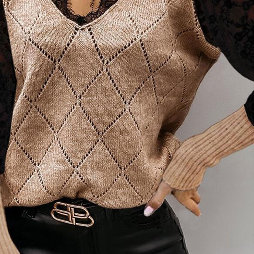 Seksowny sweter z dzianiny koronkowej z dekoltem w szpic i diamentami