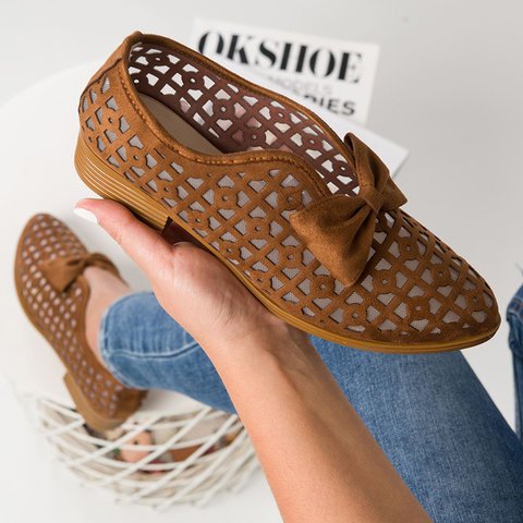 Sandały z wycięciem w motyle