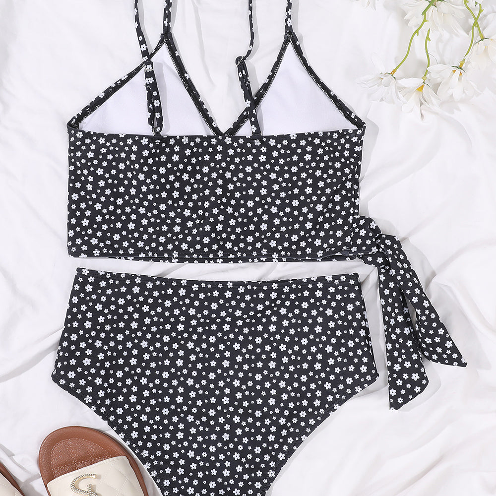 Dwuczęściowy strój kąpielowy ze sznurowanym nadrukiem