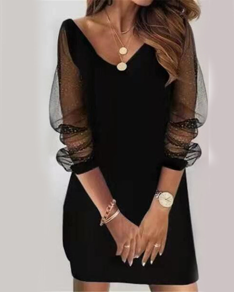 Elegancka Sukienka z Przezroczystymi Rękawami