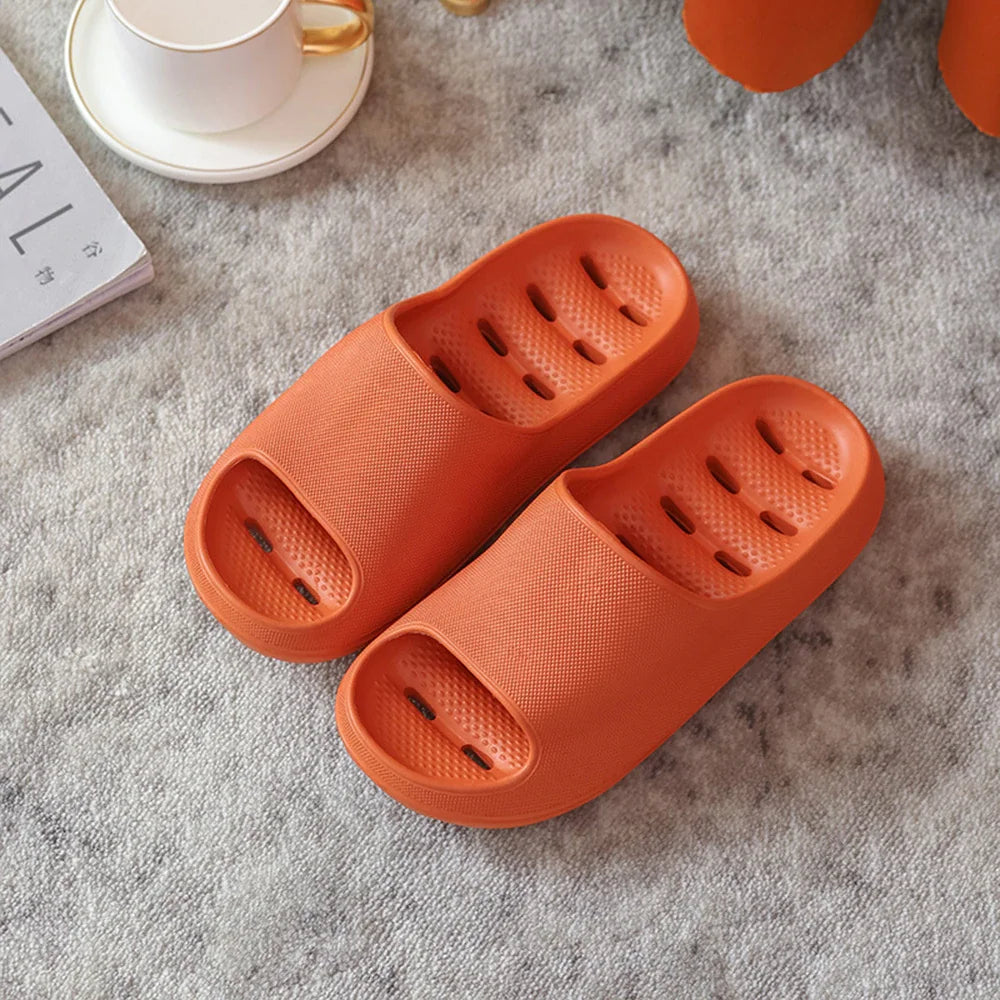 2022 Nowe lekkie i oddychające sandały i kapcie
