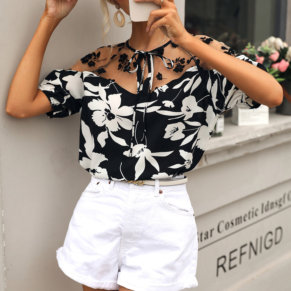 Szyfonowy top z koronkowymi panelami