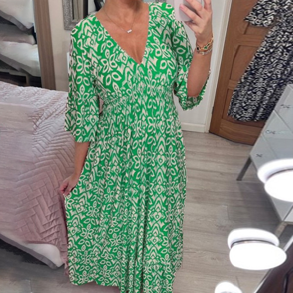 Lodowylabedz Sukienka plus size w kwiaty z dekoltem w serek