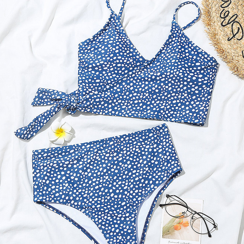 Dwuczęściowy strój kąpielowy ze sznurowanym nadrukiem