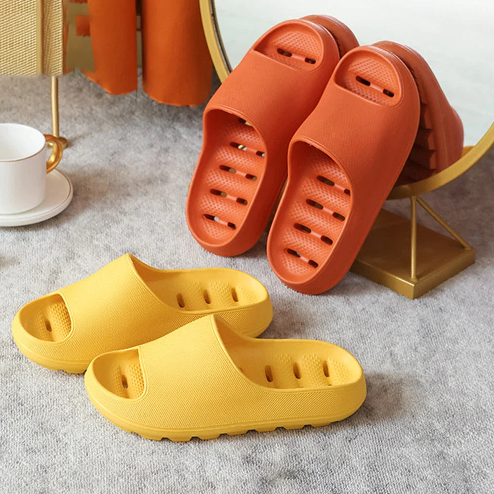 2022 Nowe lekkie i oddychające sandały i kapcie