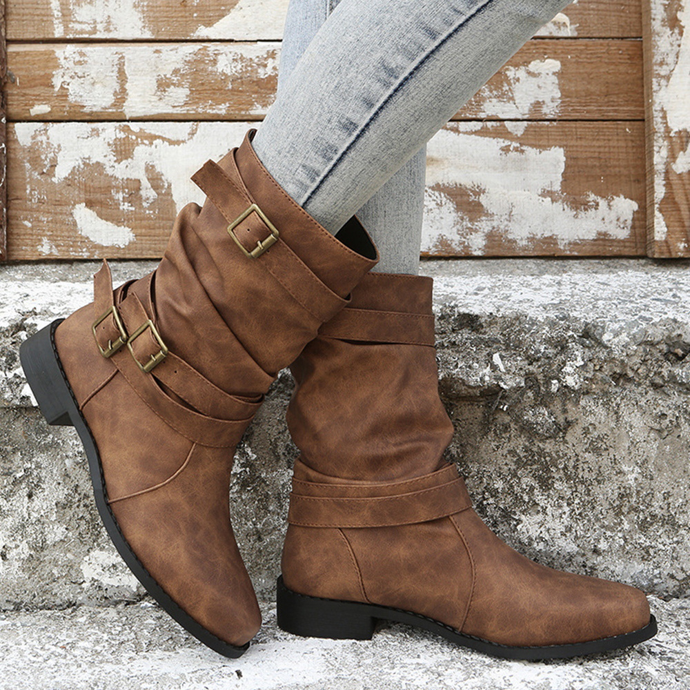 Kozaki Martin z klamrą w stylu vintage