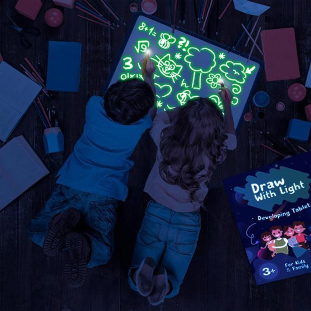 Jagute™️ Interesantes Spielzeug Zeichentafel Set mit Licht im Dunkeln