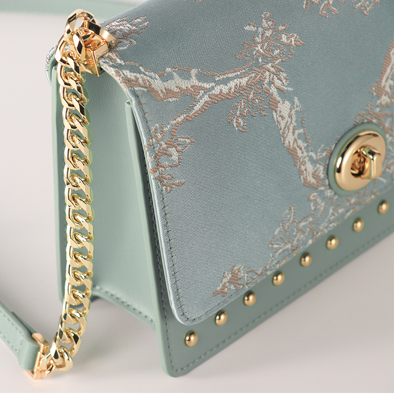 Chinese Style Embroidered Message Bag