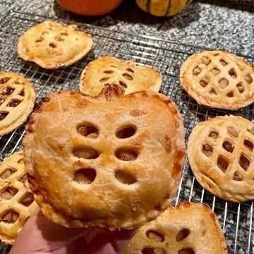 Hot Sale🔥 Pocket Pie Molds: Apple, Acorn & Pumpkin, Set of 3