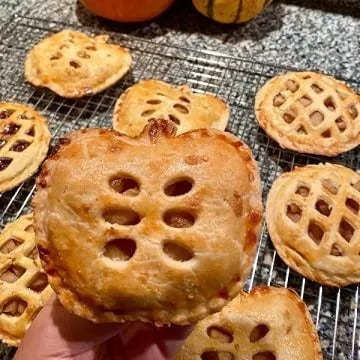 Hot Sale🔥 Pocket Pie Molds: Apple, Acorn & Pumpkin, Set of 3