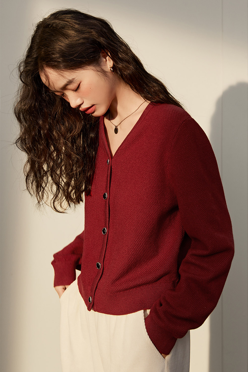 Red v-neck temperament knitted minimalist basic jumper
