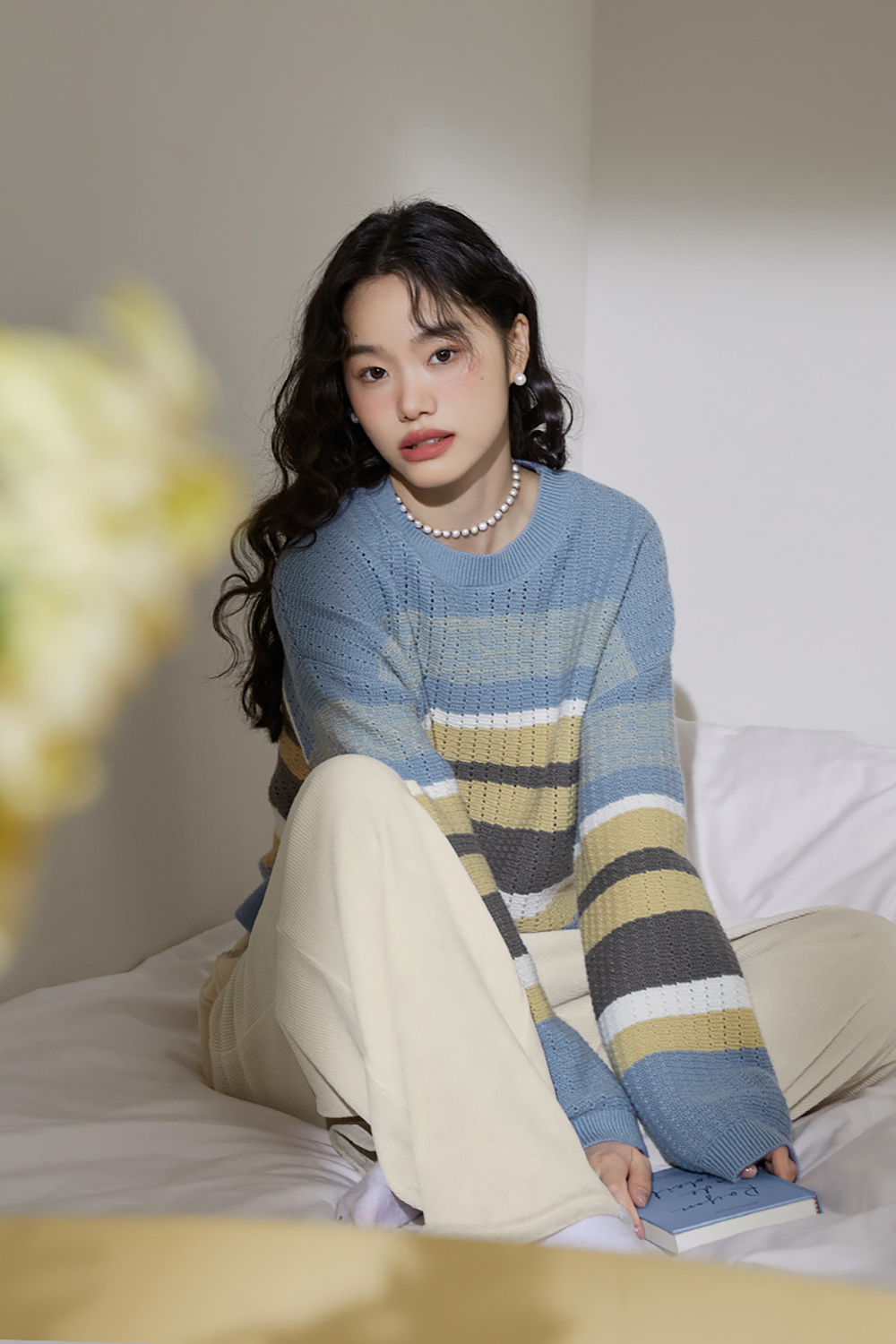 Lightweight knitted sweater