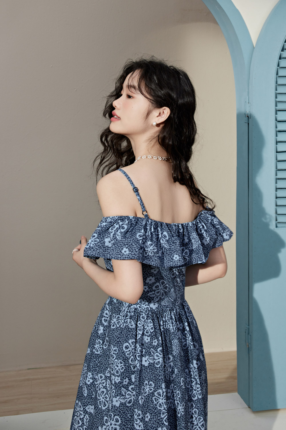 Off shoulder backless dress