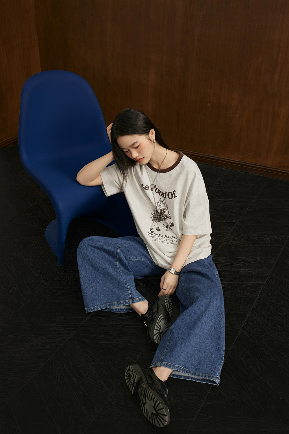 crewneck graphic top
