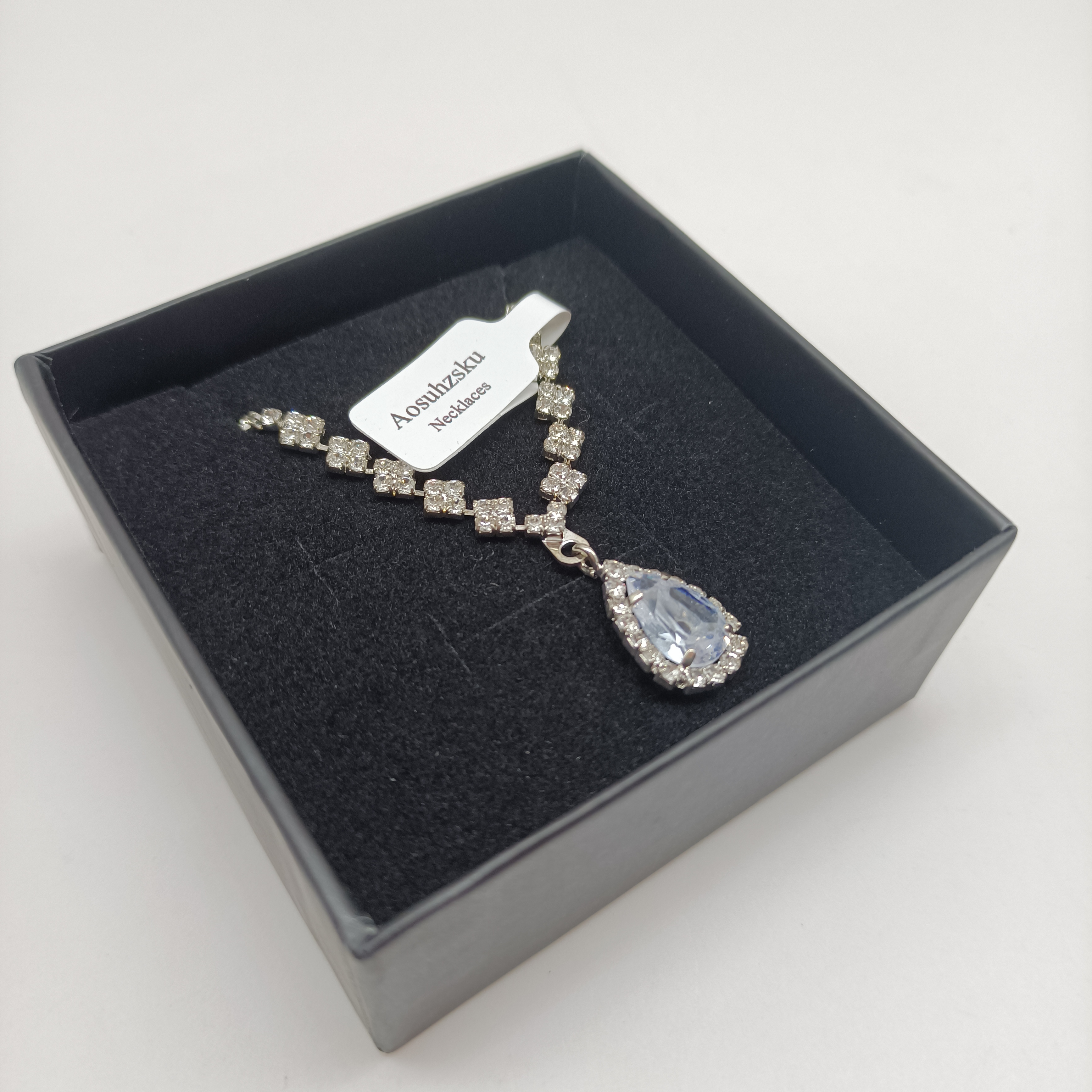 Aosuhzsku Necklaces,Make a Stunning Impression - Exquisite Teardrop-Shaped Waterdrop Necklace, Suitable for Any Occasion