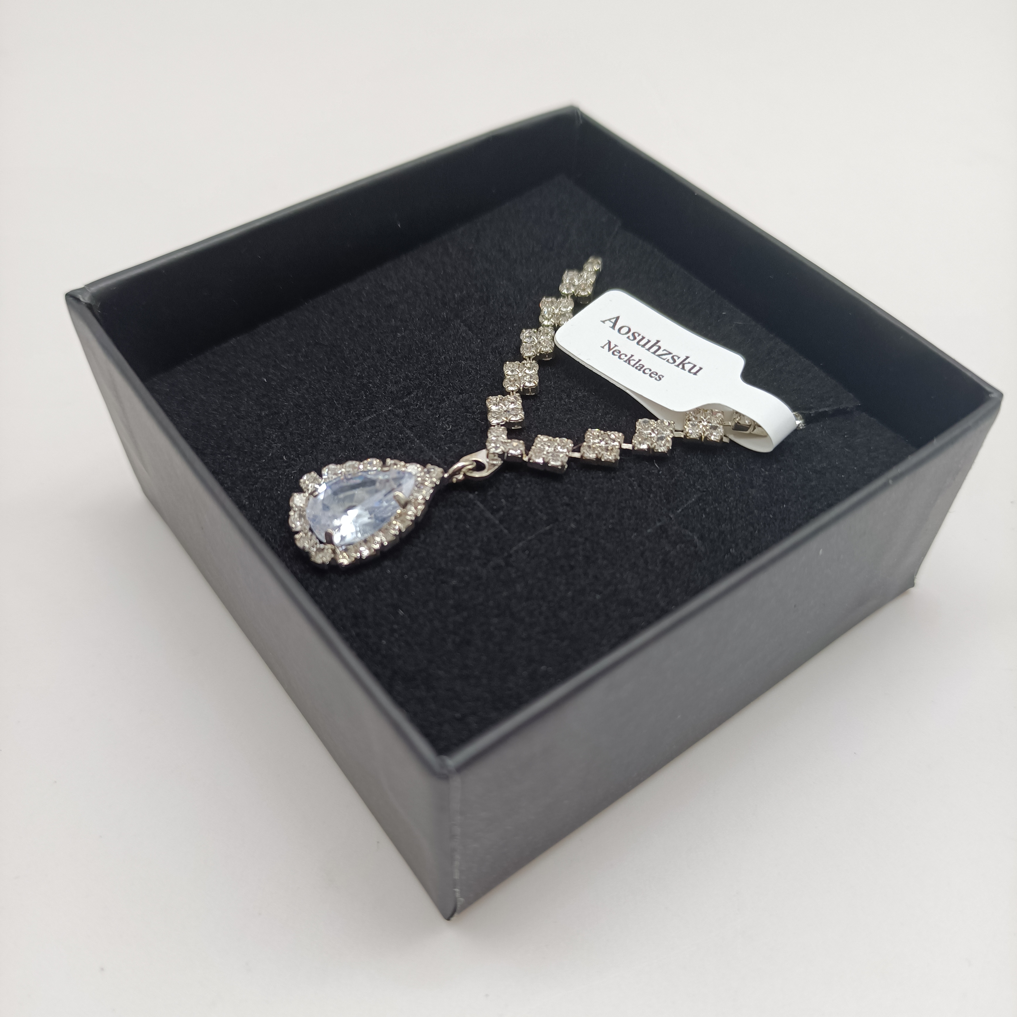 Aosuhzsku Necklaces,Make a Stunning Impression - Exquisite Teardrop-Shaped Waterdrop Necklace, Suitable for Any Occasion