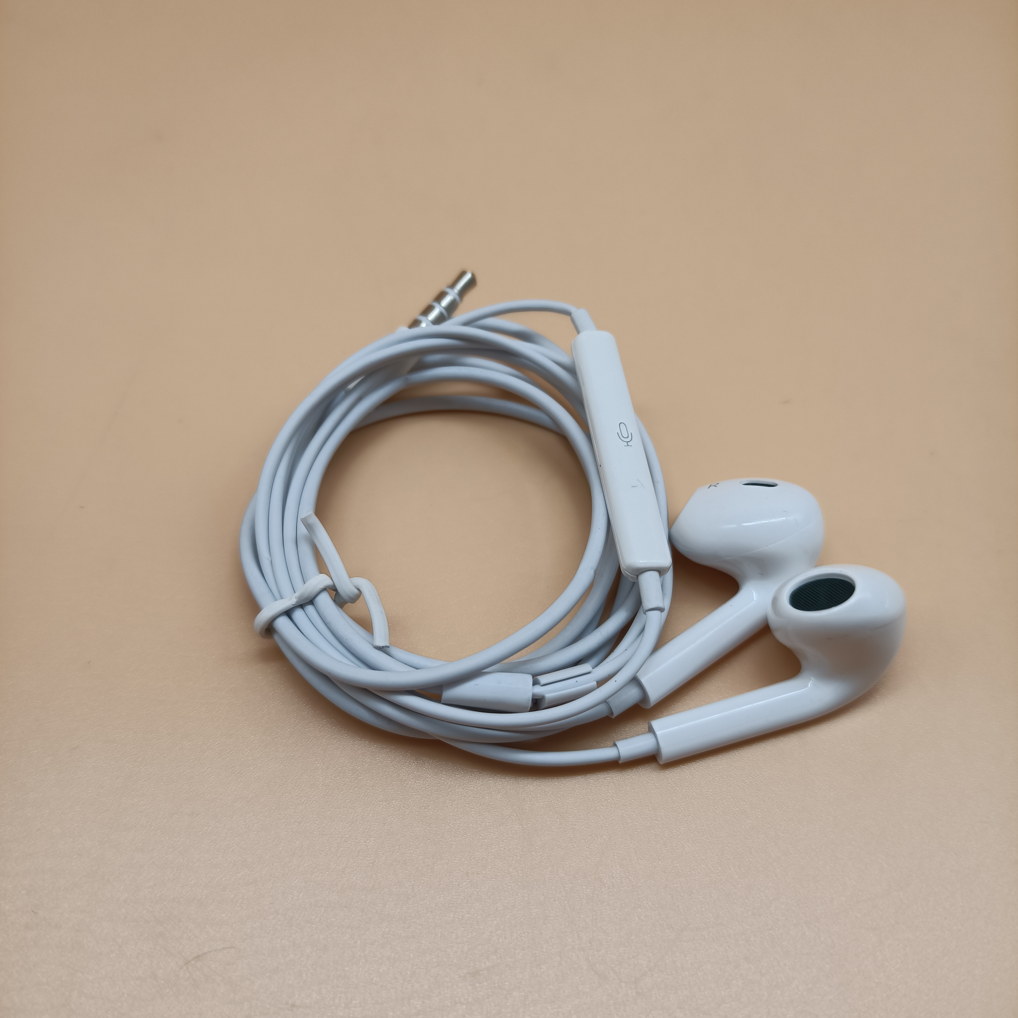 Bsimbet Earphones,High fidelity noise reduction, experience pure and flawless music beauty
