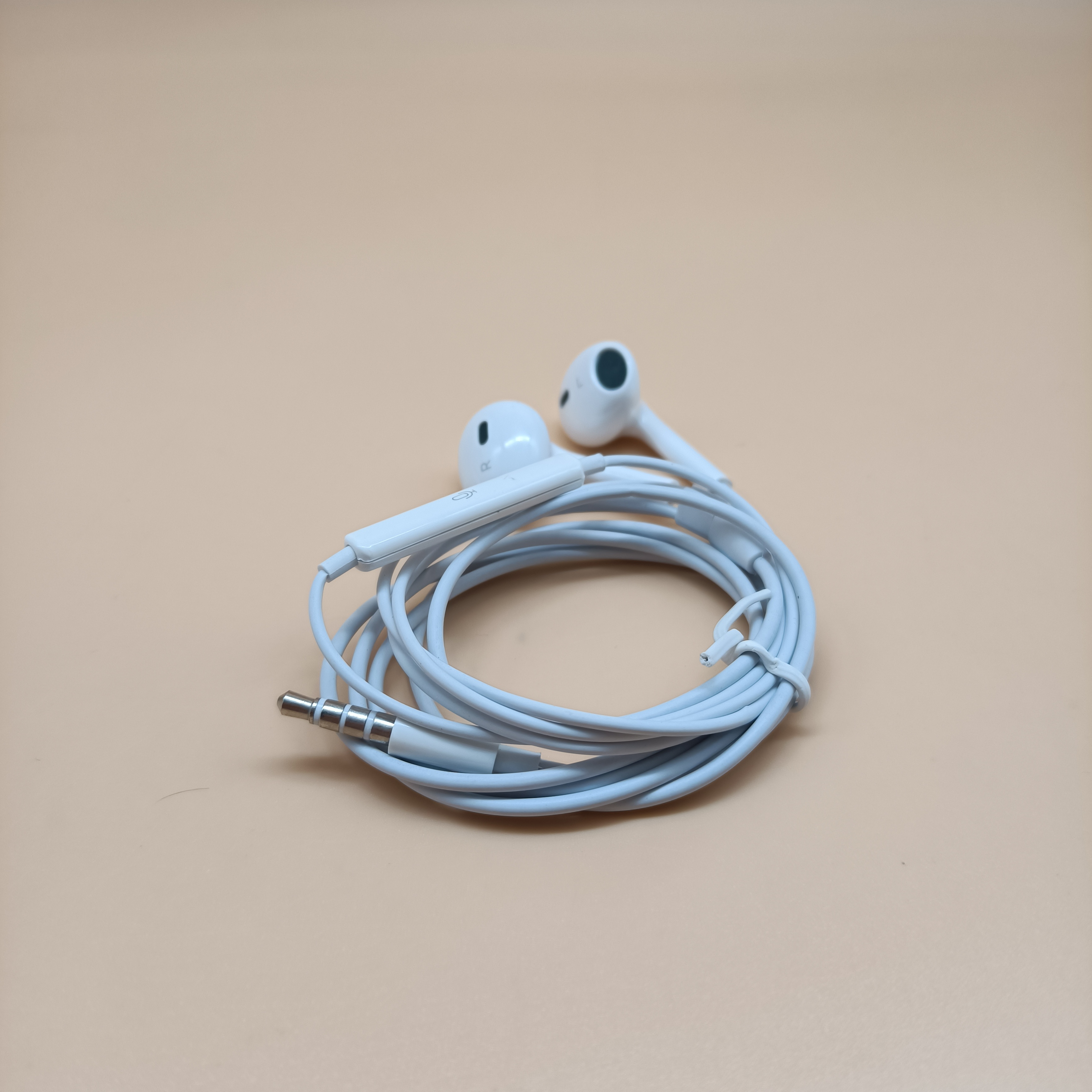 Bsimbet Earphones,High fidelity noise reduction, experience pure and flawless music beauty