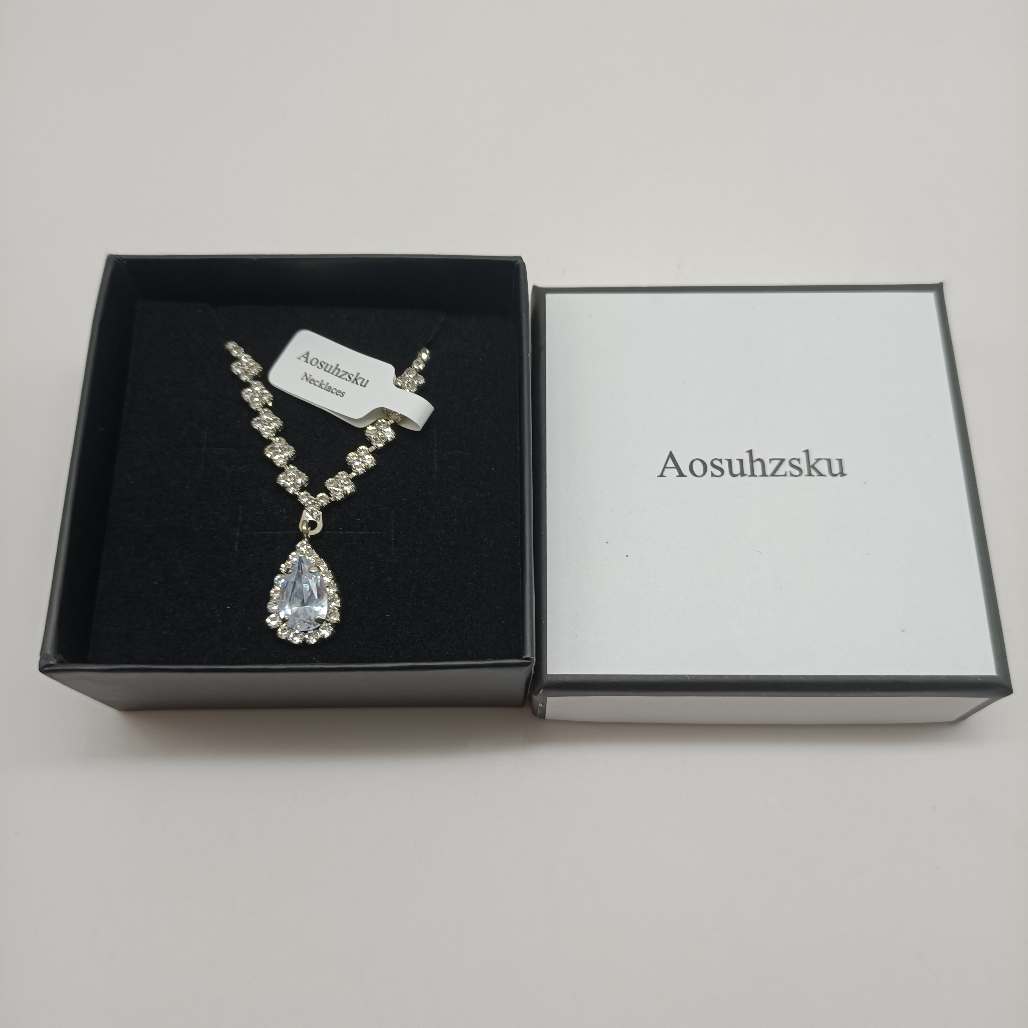 Aosuhzsku Necklaces,Make a Stunning Impression - Exquisite Teardrop-Shaped Waterdrop Necklace, Suitable for Any Occasion