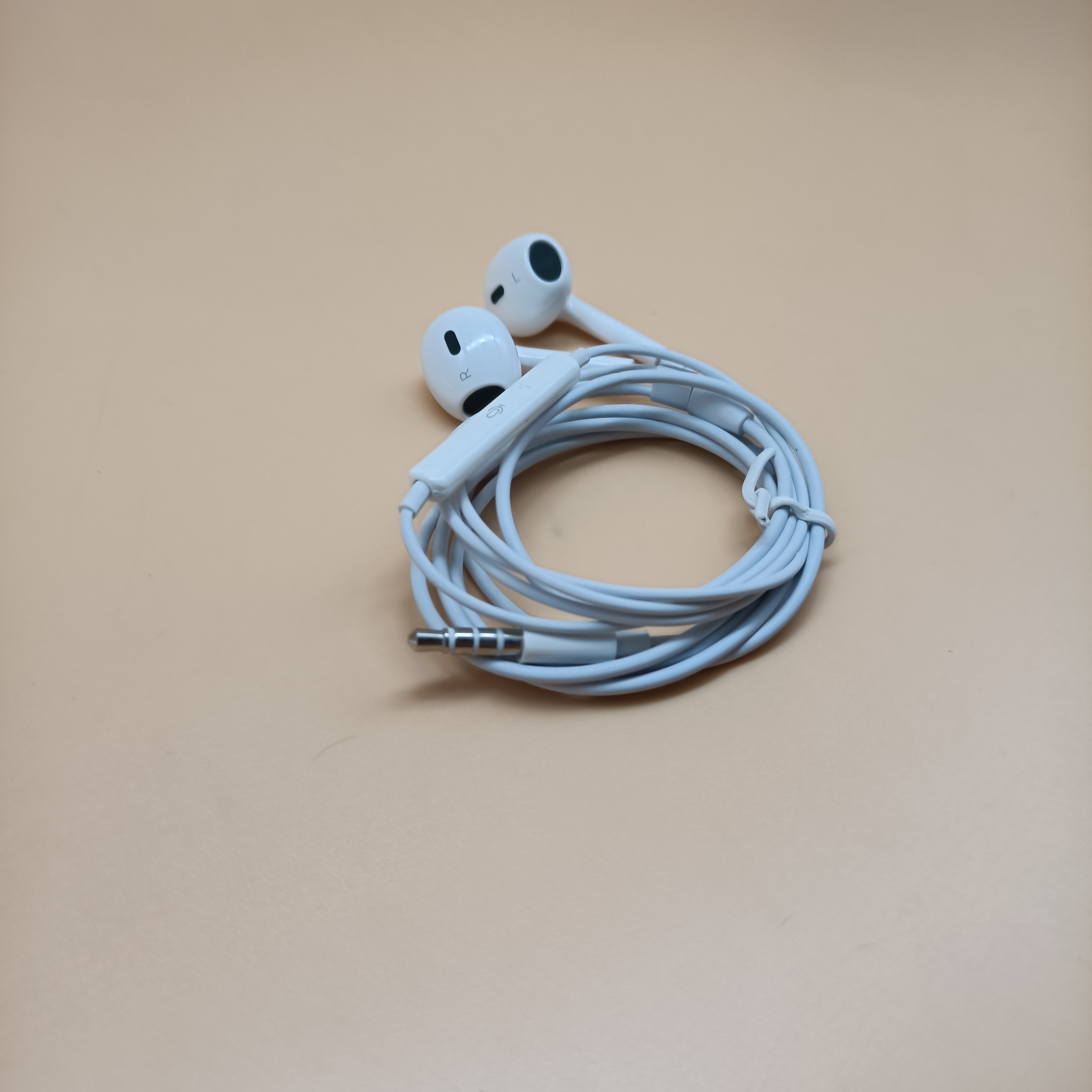 Bsimbet Earphones,High fidelity noise reduction, experience pure and flawless music beauty