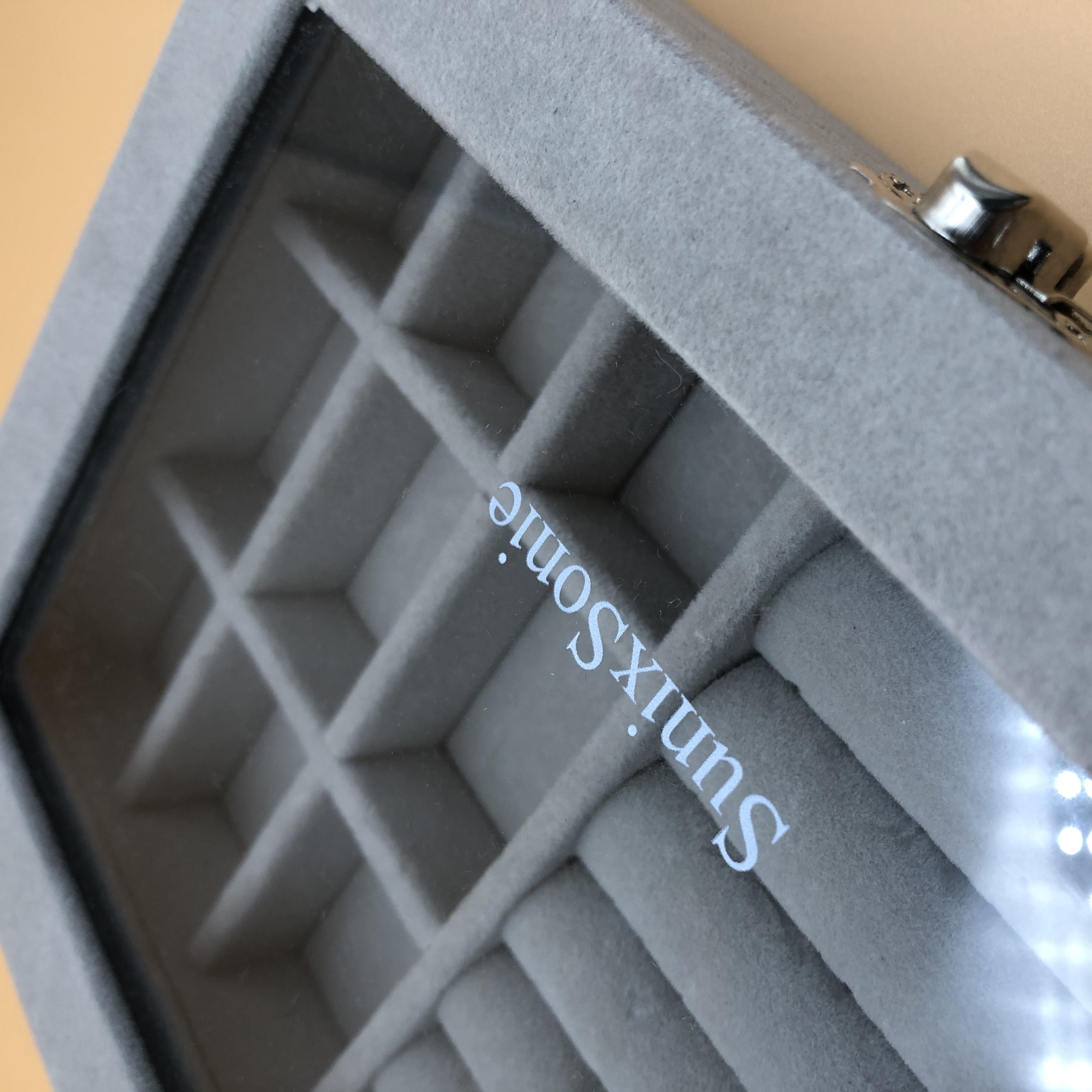 SumicSome Jewelry Boxes,Plant Flannel Glass Ring Earrings Jewelry Box Earrings Case with Lock（Gray）