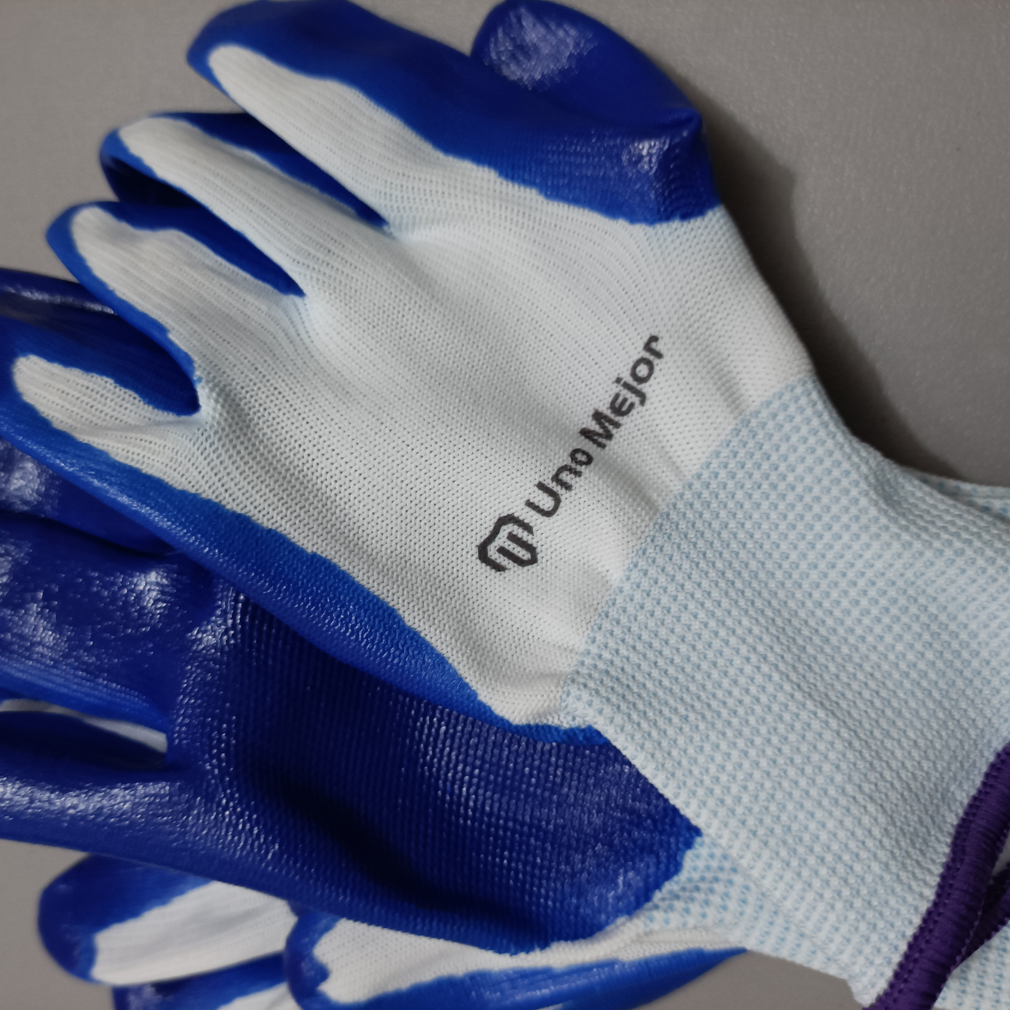 Uno Mejor Protective work gloves, premium non-slip blue rubber coated work safety gloves