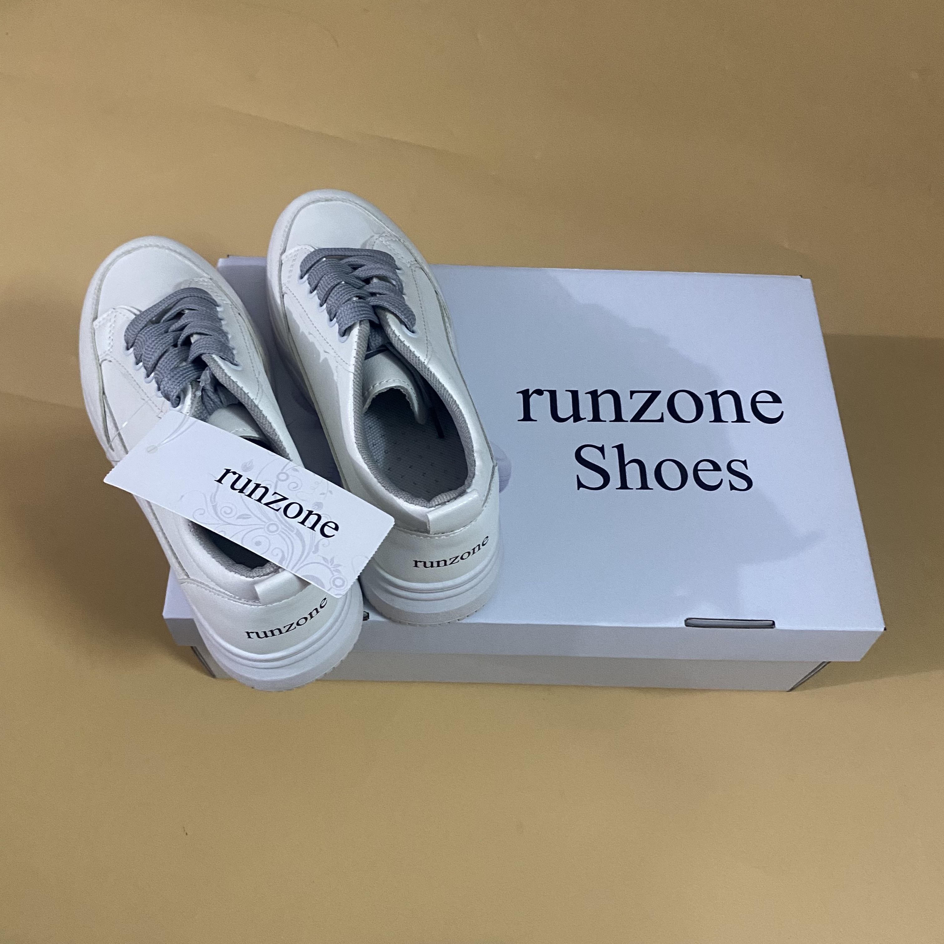 runzone shoes, Ladies Classic Casual Shoes, Flat Fashion Walking Shoes (lace up/slip-on)
