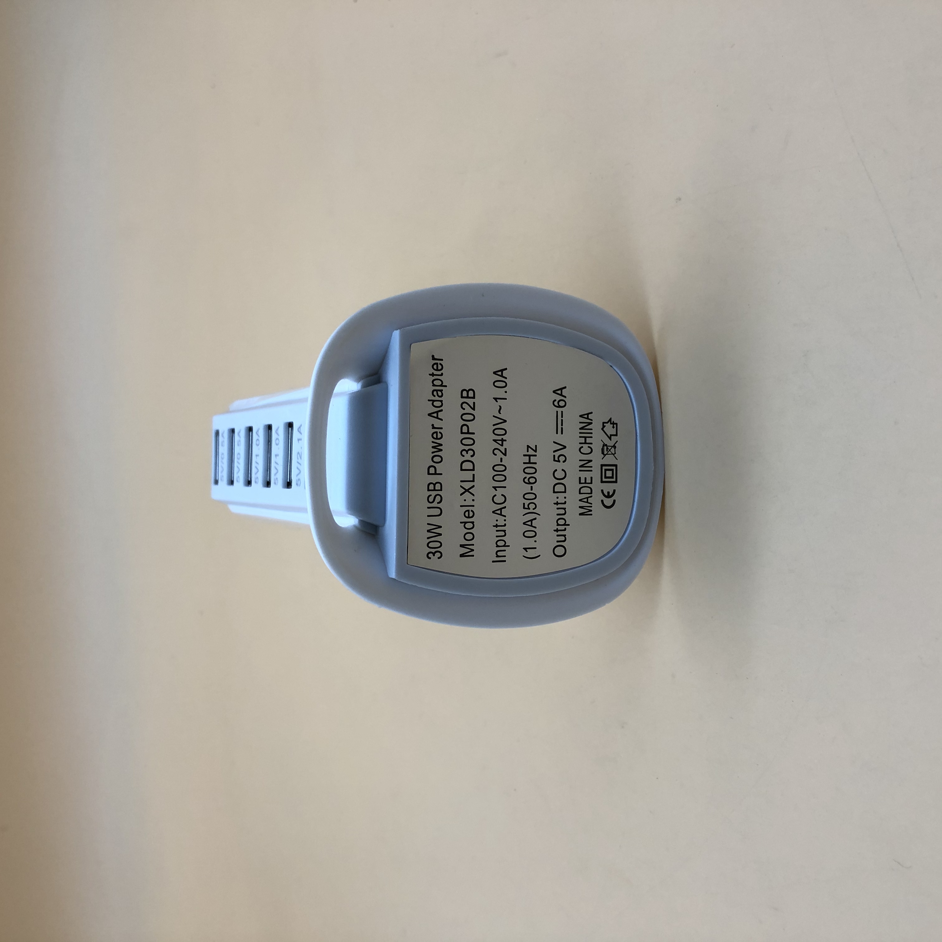 30W USB Power Adapter，6-port USB desktop charging station for a variety of electronic devices