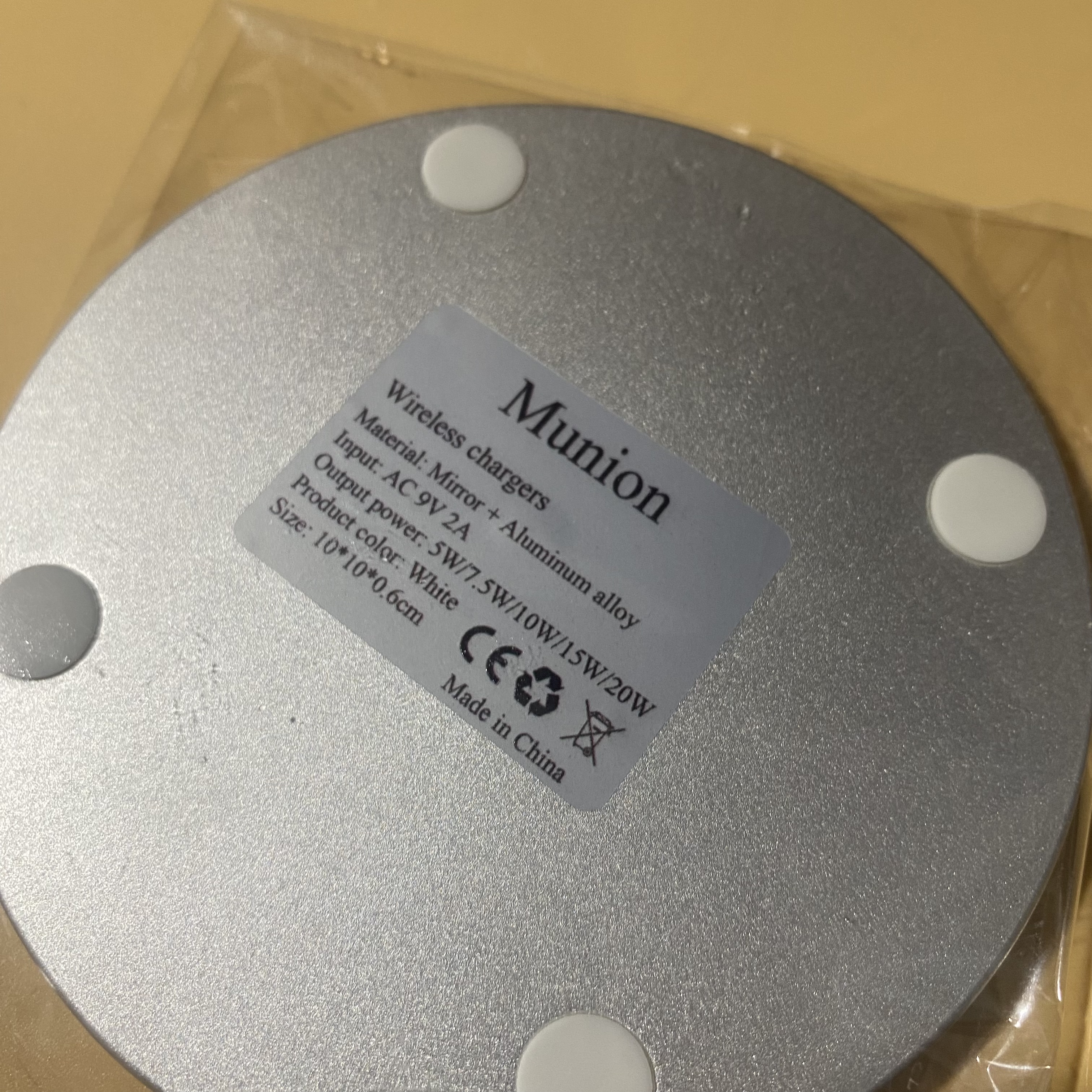 Munion Wireless chargers,Fast Wireless Charging Pad Compatible with most Phone White